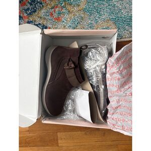 Brand New Easy Spirit Suede Brown Ankle Boots 6.5 Stylish Everyday Comfort